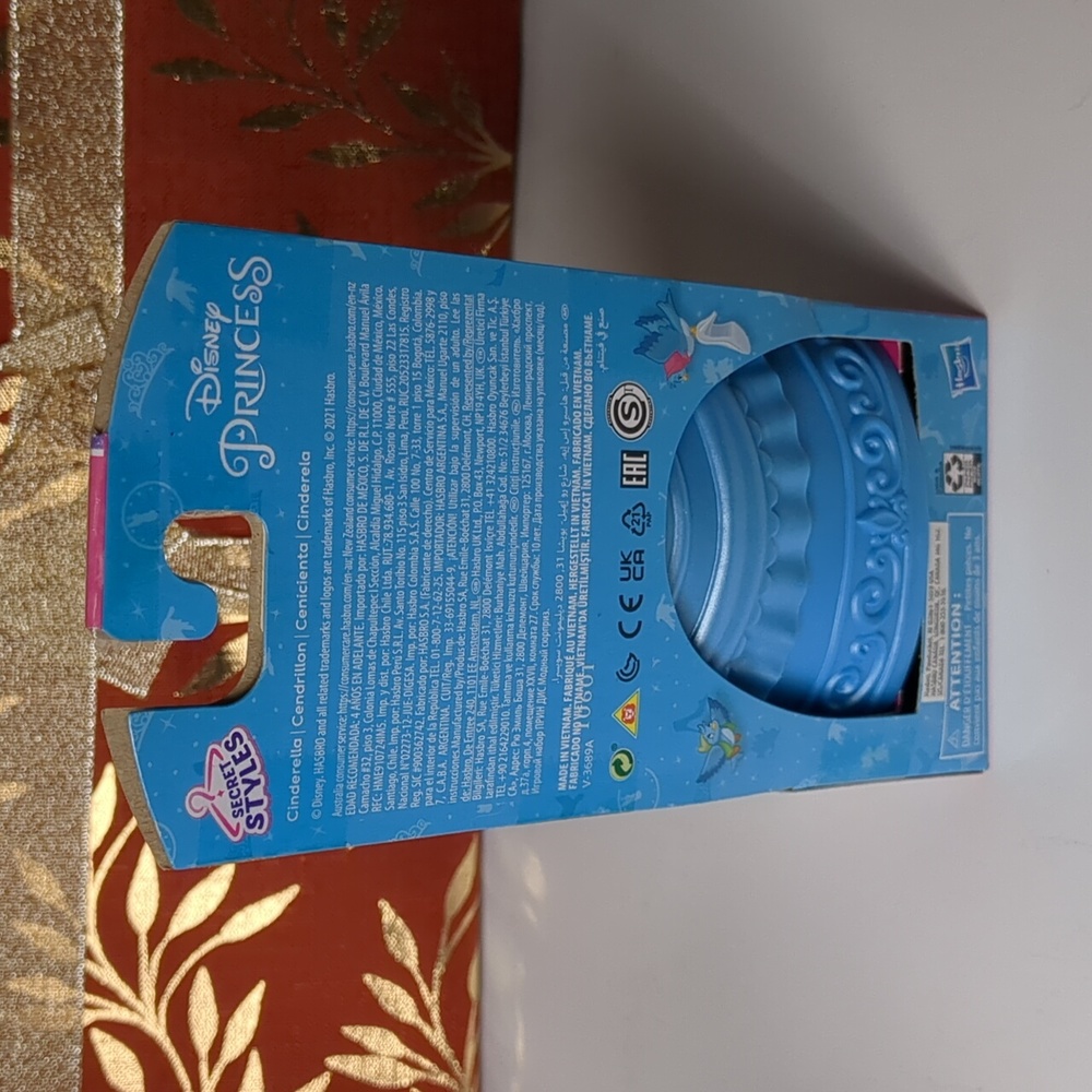 Disney princess fashion surprise - Picture 3 of 10